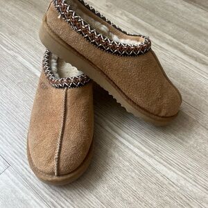 Ugg Brown Suede Slip-On Shoes with Cozy Lining